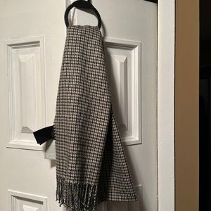 H&M men’s new scarf